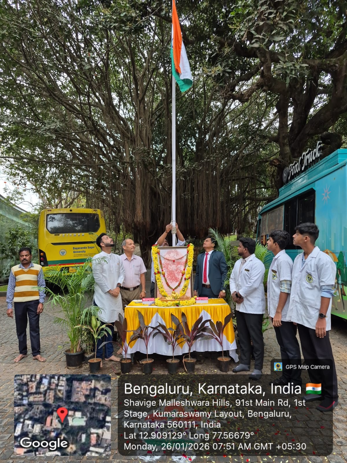 Group picture of faculty members, students, and NSS/NCC volunteers during Republic Day