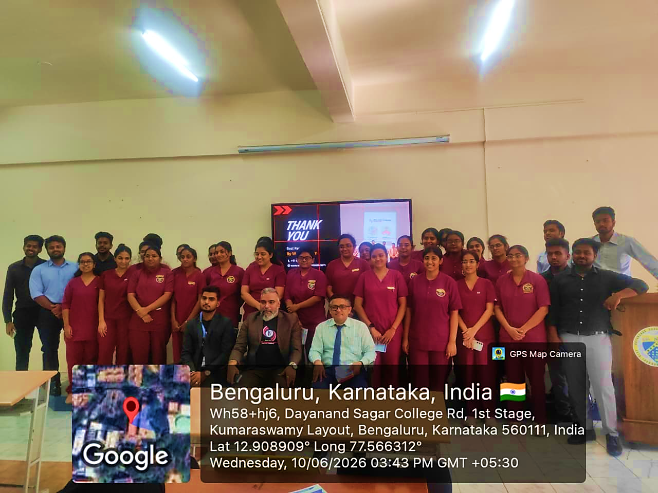 Group photo of students and faculty with the speakers