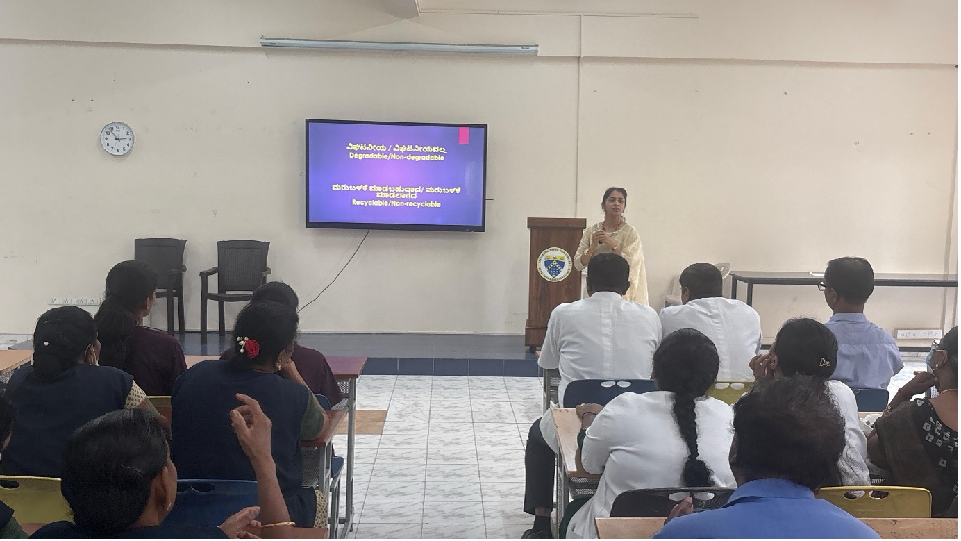 Dr. Sravani Pradeep presenting the lecture on biomedical waste management